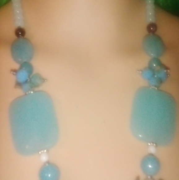 GENUINE BLUE QUARTZ NECKLACE WITH GARNETS - Picture 8 of 8